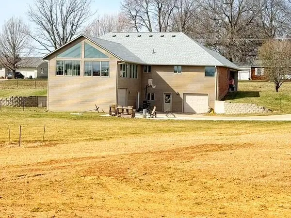 1516 Nebraska ST, Mound City, MO 64470