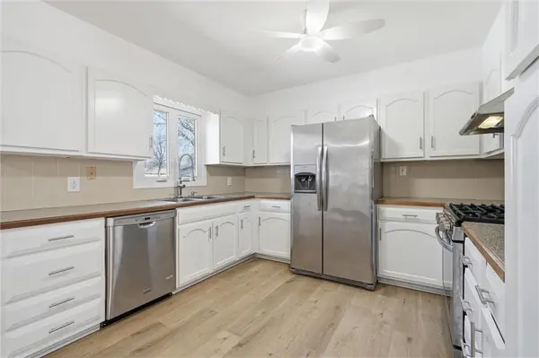 4400 E 137th ST, Grandview, MO 64030