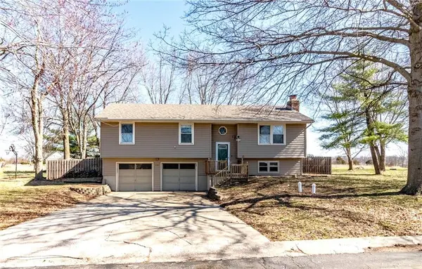 1127 NE 15th Road RD, Knob Noster, MO 65336