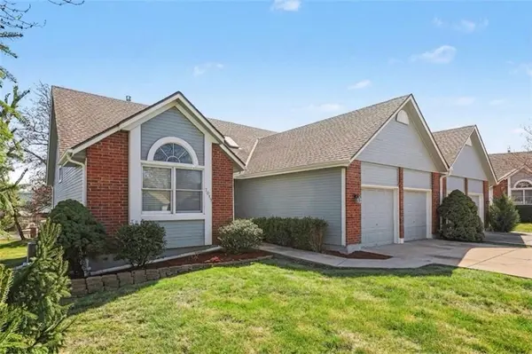 7013 W 157th TER, Overland Park, KS 66223