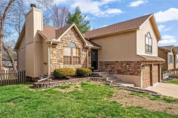8816 NE 73rd TER, Kansas City, MO 64158