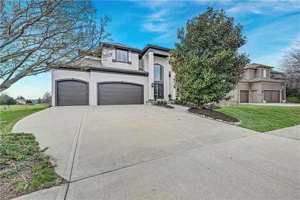 11001 W 163rd CT, Overland Park, KS 66221