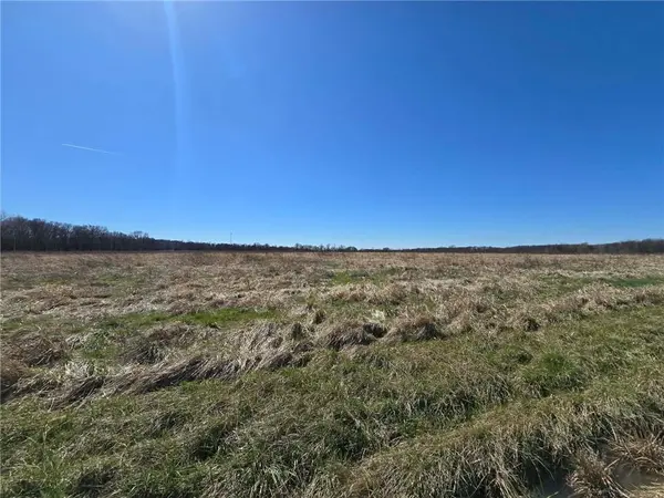 000 Y HWY, Clinton, MO 64735