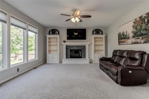 991 N Marion ST, Olathe, KS 66061