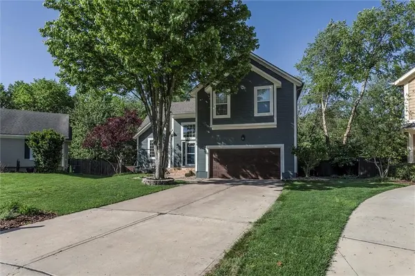 991 N Marion ST, Olathe, KS 66061