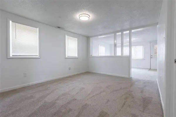 4420 N Jackson AVE, Kansas City, MO 64117