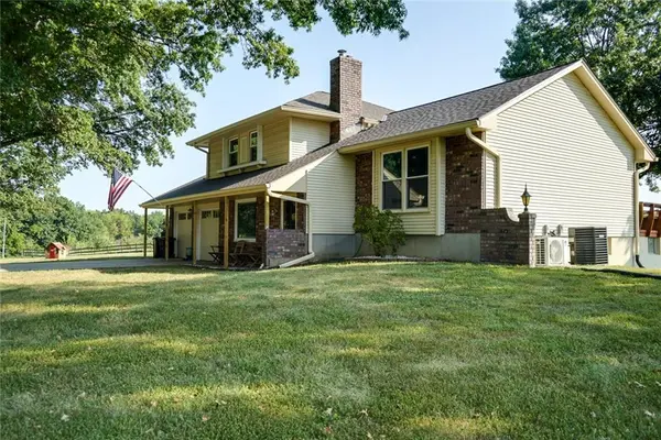 24001 E 223rd ST, Harrisonville, MO 64701