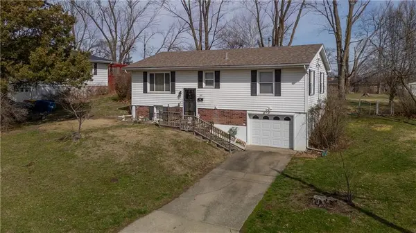 107 Collette ST, Excelsior Springs, MO 64024