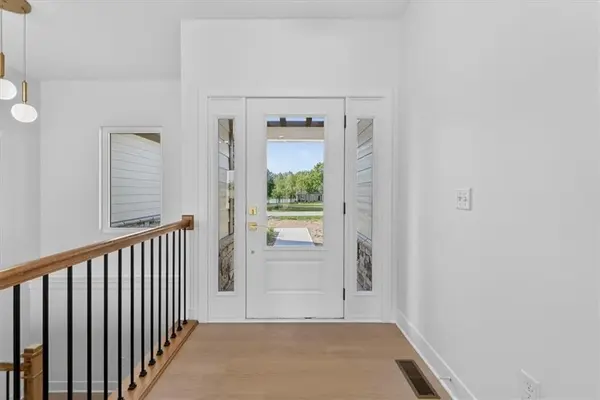 422 NE Lakota DR, Adrian, MO 64720