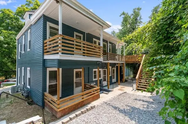 306 Main ST, Parkville, MO 64152