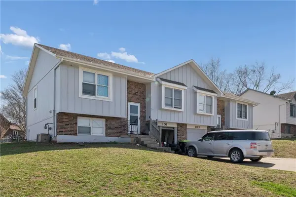 101-103 Brookridge DR, Harrisonville, MO 64701