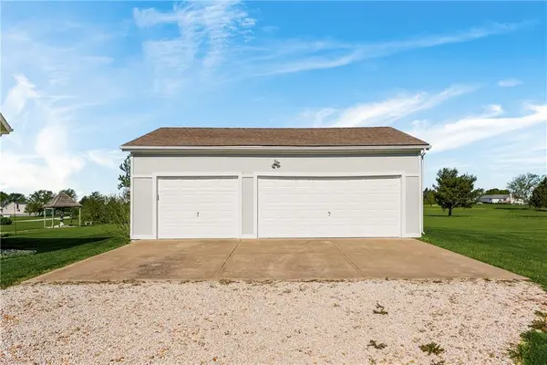 27572 Normandy RD, Louisburg, KS 66053