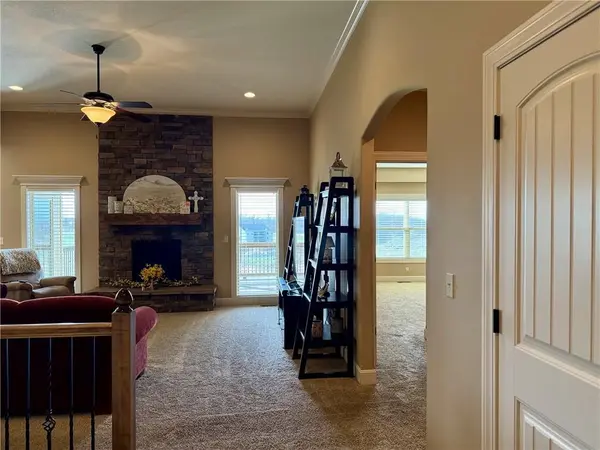 626 Liberty RD, Smithville, MO 64089