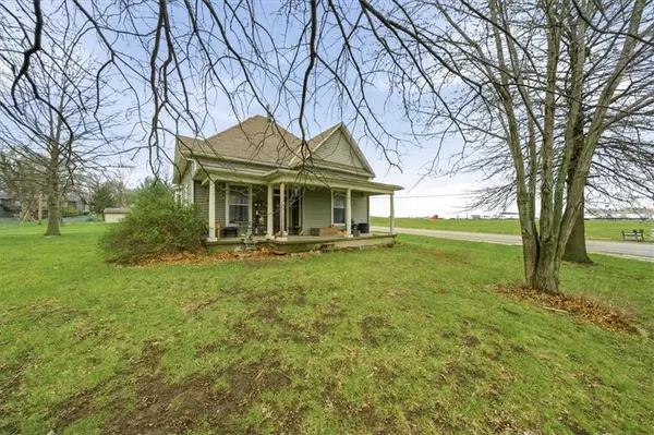 502 SW Clinton ST, Oak Grove, MO 64075