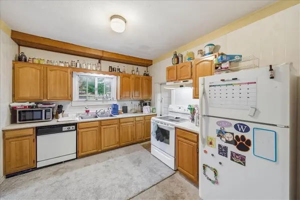 502 SW Clinton ST, Oak Grove, MO 64075