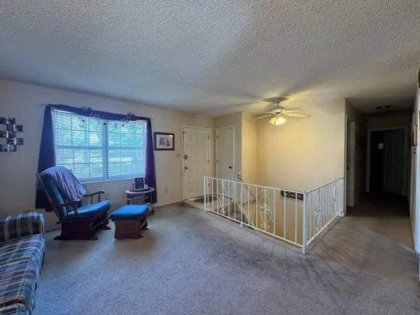 1401 Kingston RD, Blue Springs, MO 64015