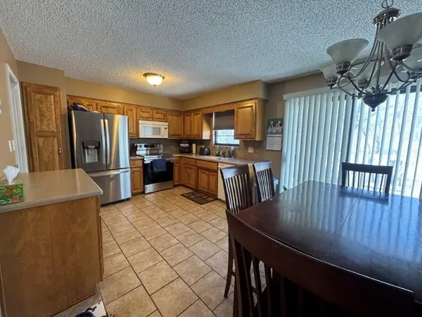1401 Kingston RD, Blue Springs, MO 64015