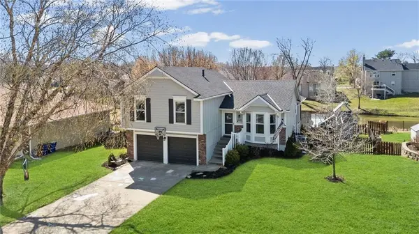 24075 W 57th ST, Shawnee, KS 66226