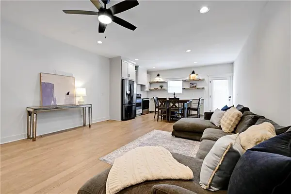 3336 Tracy AVE, Kansas City, MO 64109