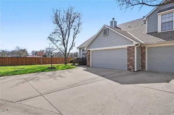 2235 Vail WAY, Lawrence, KS 66047