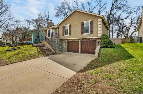 9621 NW 86th TER, Kansas City, MO 64153