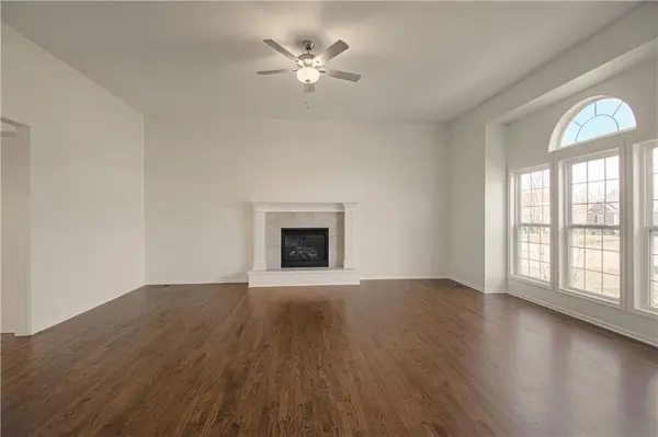 10224 N Willow AVE, Kansas City, MO 64157