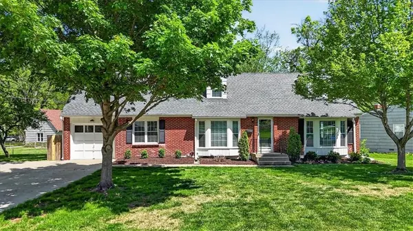 6014 W 68th ST, Overland Park, KS 66204