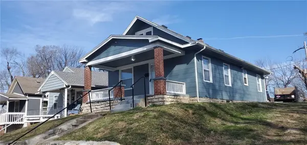 6004 E 9th ST, Kansas City, MO 64125