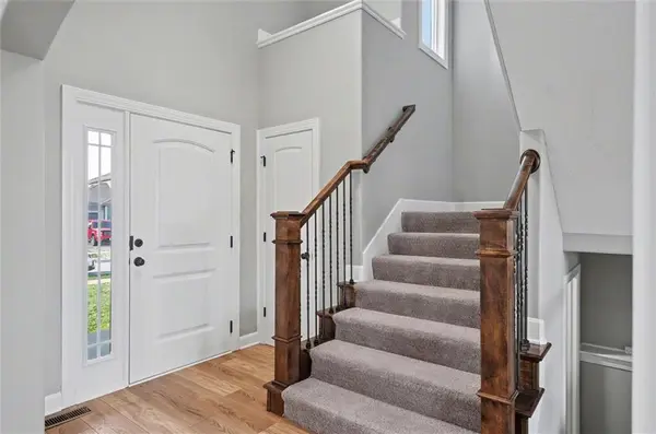 28600 W 162nd PL, Gardner, KS 66030