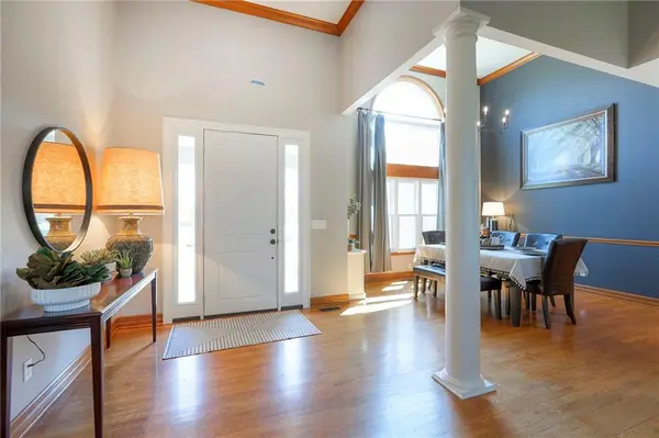 1602 SW TIMBERLINE RD, Oak Grove, MO 64075