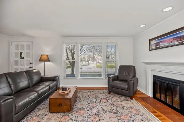 7409 Ash ST, Prairie Village, KS 66208