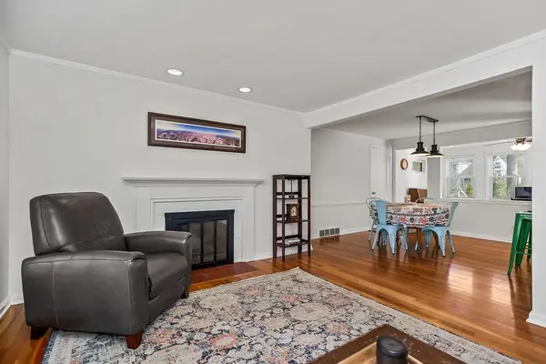 7409 Ash ST, Prairie Village, KS 66208