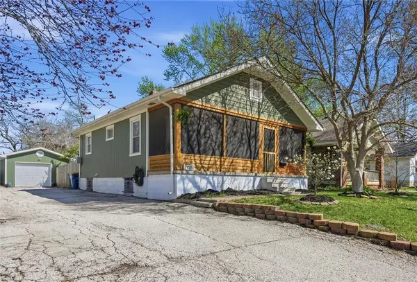 4719 Canterbury ST, Roeland Park, KS 66205