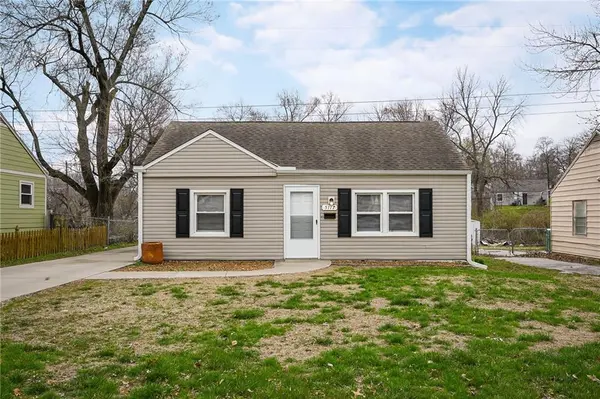 5117 CREST DR, Kansas City, KS 66106
