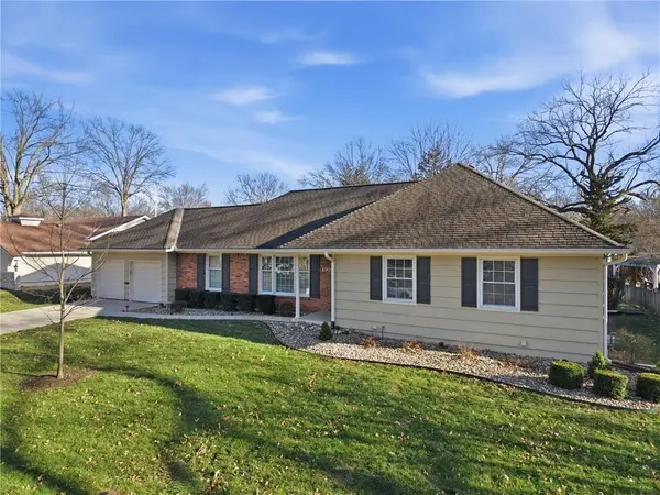 6909 W 98th TER, Overland Park, KS 66212