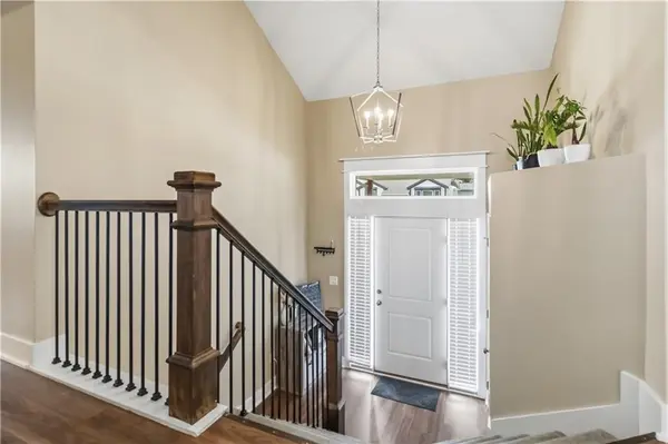 1905 Eagle DR, Harrisonville, MO 64701