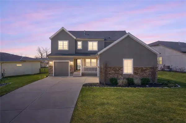 8200 N Sycamore AVE, Kansas City, MO 64158