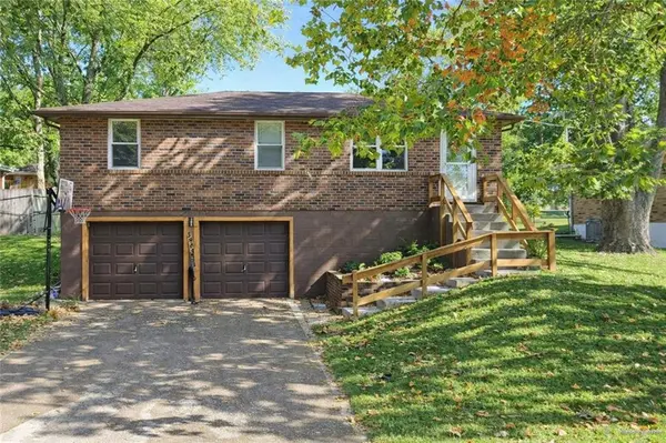 5904 NE 45th ST, Kansas City, MO 64117