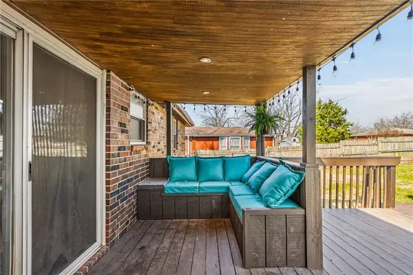 5904 NE 45th ST, Kansas City, MO 64117
