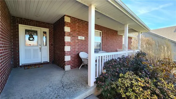 986 Owl Creek Pkwy, Odessa, MO 64076