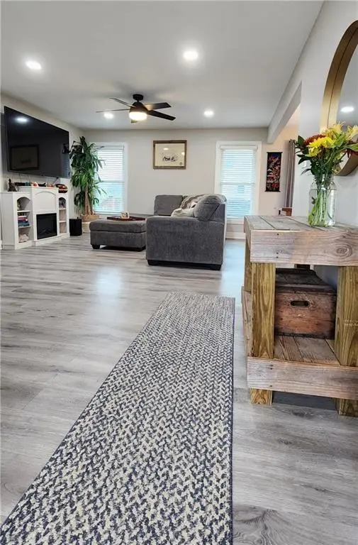 812 Apple Blossom ST, Excelsior Springs, MO 64024