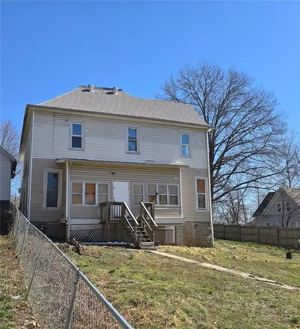 715 Magnolia AVE, Excelsior Springs, MO 64024