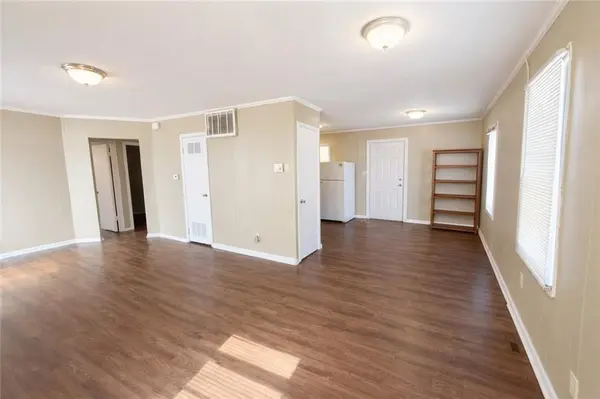 5622 E 39th ST, Kansas City, MO 64128