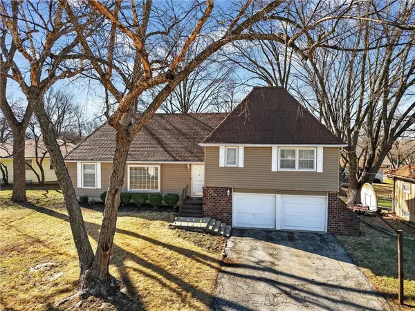 8015 Cleveland AVE,  Kansas City,  KS 66109