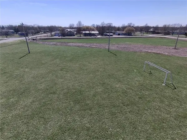 00002 Cross ST, Burlington, KS 66839