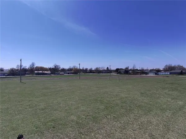 00003 Cross ST, Burlington, KS 66839