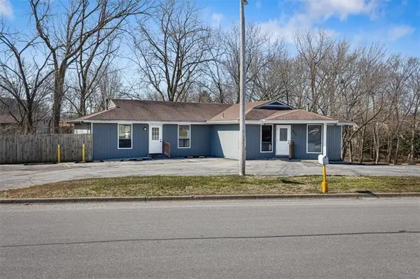 205 Southbrook Pkwy, Kearney, MO 64060