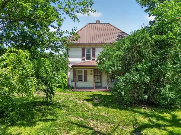 9818 Ogle RD, Stewartsville, MO 64490