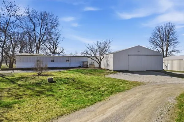 601 Gano ST, Missouri City, MO 64072