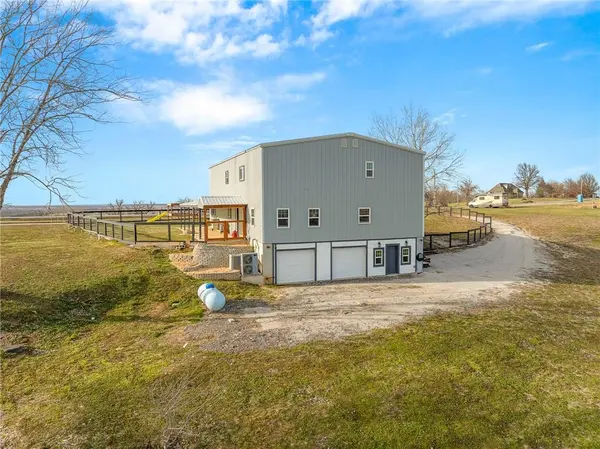 9414 Greenton RD, Odessa, MO 64076